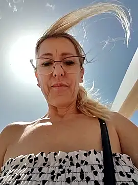 Snapshot of blondyruby chatting on 13, 6, 2026 blondyruby online show from 13, 6, 2026