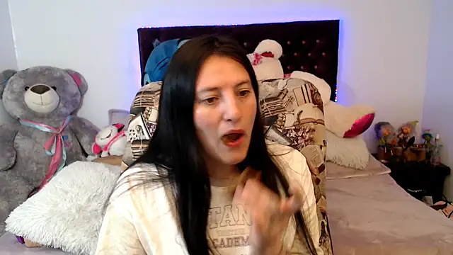 Snapshot of Lorenahot_06 chatting on 2, 3, 2026 Lorenahot 06 online show from 2, 3, 2026