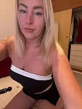 ChristyAdair online show from 13, 12, 2024