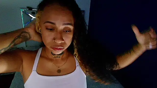 Snapshot of cattaleeyaa chatting on 18, 12, 2024 cattaleeyaa online show from 18, 12, 2024