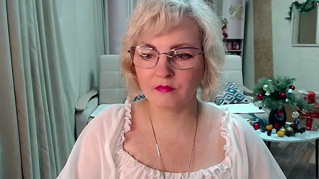 Snapshot of BlondeBrilliant7 chatting on 22, 12, 2024 BlondeBrilliant7 online show from 22, 12, 2024