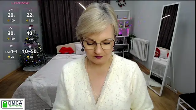 Snapshot of BlondeBrilliant7 chatting on 5, 12, 2025 BlondeBrilliant7 online show from 5, 12, 2025