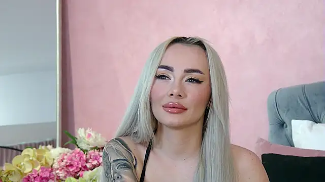 FrancescaMcGray online show from 13, 11, 2025