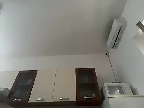 hugoprada online show from 19, 11, 2025