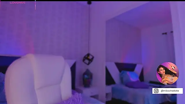 Snapshot of MiissCharlotte chatting on 10, 11, 2025 MiissCharlotte online show from 10, 11, 2025
