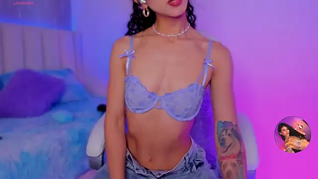 Snapshot of MiissCharlotte chatting on 12, 11, 2025 MiissCharlotte online show from 12, 11, 2025