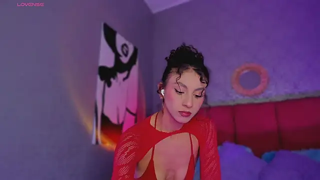 Snapshot of MiissCharlotte chatting on 13, 11, 2025 MiissCharlotte online show from 13, 11, 2025