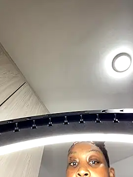 MsWhiteChocolatte online show from 16, 11, 2025