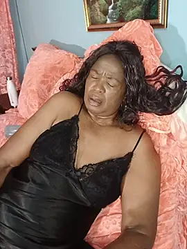 Snapshot of TALLNSEXY48 chatting on 12, 11, 2025 TALLNSEXY48 online show from 12, 11, 2025