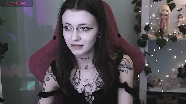 Snapshot of prettybones chatting on 7, 5, 2026 prettybones online show from 7, 5, 2026