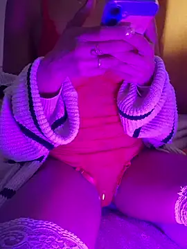 Snapshot of SexyErola27 chatting on 12, 10, 2025 SexyErola27 online show from 12, 10, 2025