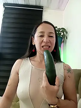 Snapshot of emilypoppy3 chatting on 31, 10, 2025 emilypoppy3 online show from 31, 10, 2025