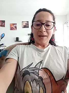 Snapshot of emilypoppy3 chatting on 2, 3, 2026 emilypoppy3 online show from 2, 3, 2026