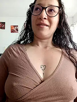 Snapshot of emilypoppy3 chatting on 7, 3, 2026 emilypoppy3 online show from 7, 3, 2026