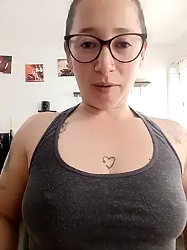 Snapshot of emilypoppy3 chatting on 9, 3, 2026 emilypoppy3 online show from 9, 3, 2026