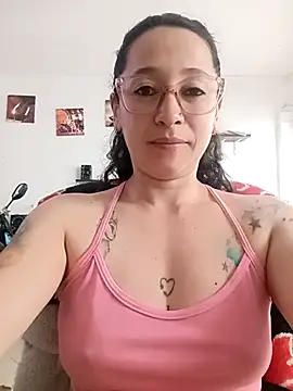 Snapshot of emilypoppy3 chatting on 7, 4, 2026 emilypoppy3 online show from 7, 4, 2026