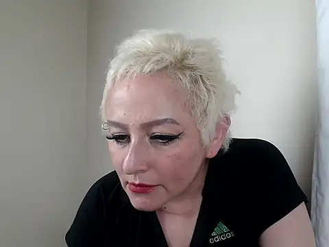 Snapshot of FRANCHEZKA chatting on 1, 4, 2026 FRANCHEZKA online show from 1, 4, 2026