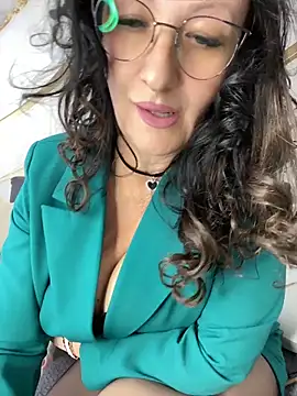 Snapshot of Katie-n chatting on 17, 6, 2026 Katie-n online show from 17, 6, 2026