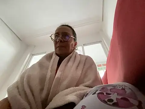 Snapshot of sweeviolet chatting on 11, 1, 2025 sweeviolet online show from 11, 1, 2025