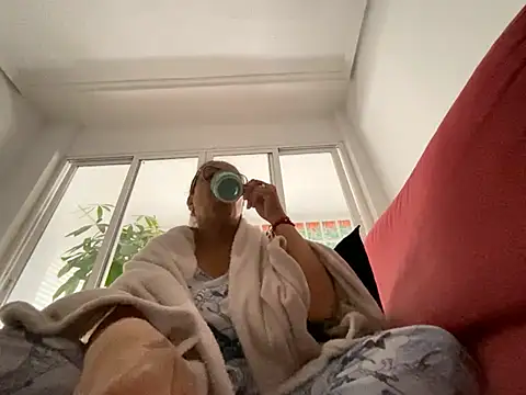 Snapshot of sweeviolet chatting on 2, 3, 2025 sweeviolet online show from 2, 3, 2025