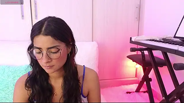 Snapshot of Yues050600 chatting on 30, 12, 2024 Yues050600 online show from 30, 12, 2024