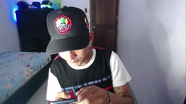 Sxntisaul   online show from 9, 2, 2025