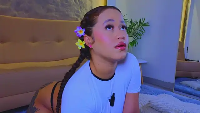 Isa  Blanc online show from 6, 10, 2025