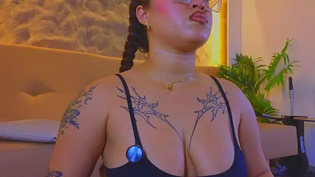 Isa  Blanc online show from 28, 11, 2025