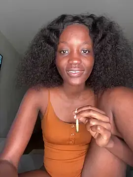 Snapshot of Fanclubbbbb chatting on 8, 10, 2025 Fanclubbbbb online show from 8, 10, 2025