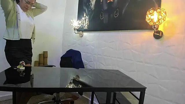 miss lucero1 online show from 9, 2, 2025