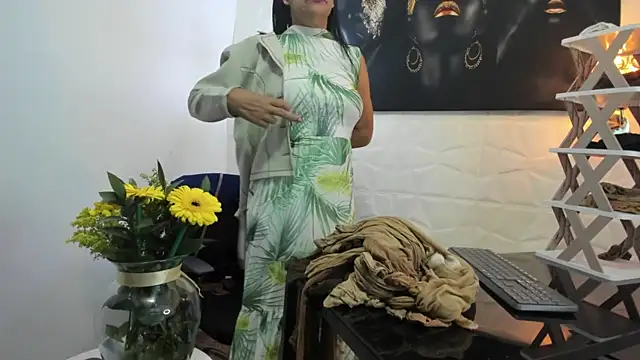 miss lucero1 online show from 14, 2, 2025