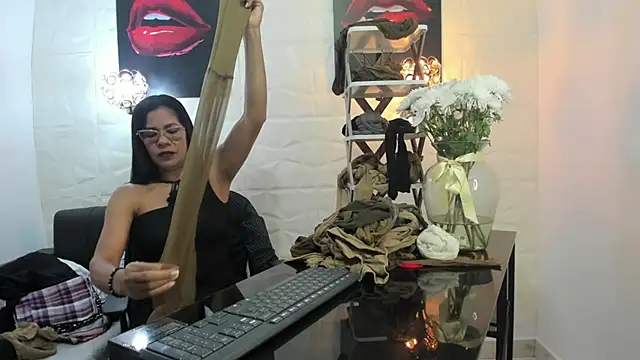 miss lucero1 online show from 9, 3, 2025