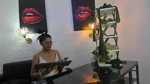 miss lucero1 online show from 17, 3, 2025