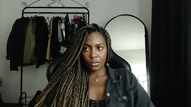 Snapshot of marisilva_br chatting on 2, 2, 2025 marisilva br online show from 2, 2, 2025