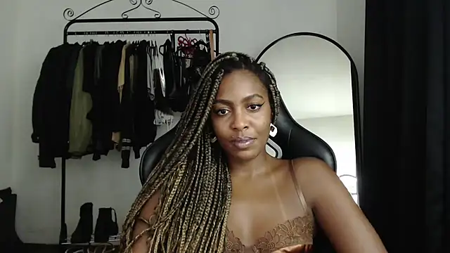 Snapshot of marisilva_br chatting on 7, 2, 2025 marisilva br online show from 7, 2, 2025