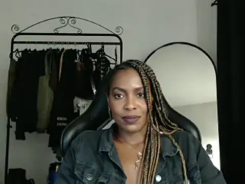 Snapshot of marisilva_br chatting on 8, 3, 2025 marisilva br online show from 8, 3, 2025