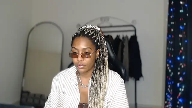 Snapshot of marisilva_br chatting on 12, 9, 2025 marisilva br online show from 12, 9, 2025