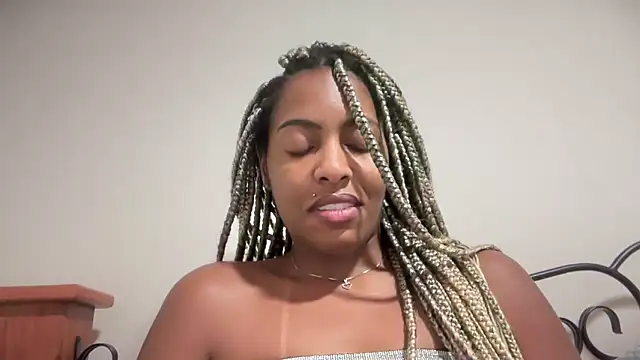 Snapshot of marisilva_br chatting on 3, 10, 2025 marisilva br online show from 3, 10, 2025