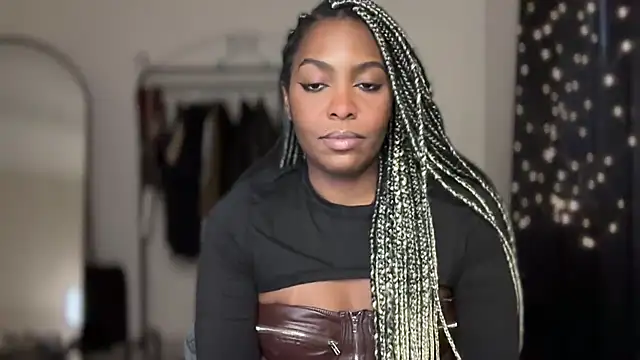 Snapshot of marisilva_br chatting on 4, 11, 2025 marisilva br online show from 4, 11, 2025