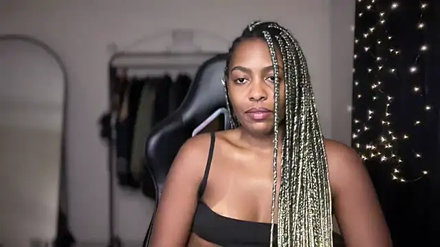 Snapshot of marisilva_br chatting on 26, 11, 2025 marisilva br online show from 26, 11, 2025