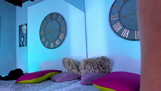 Snapshot of Mike_0233_ chatting on 21, 12, 2024 Mike 0233 online show from 21, 12, 2024