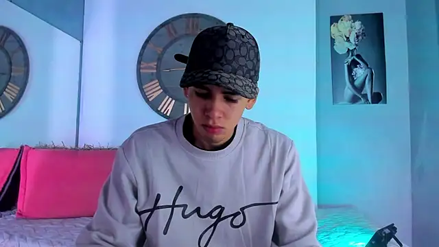 Snapshot of Mike_0233_ chatting on 28, 12, 2024 Mike 0233 online show from 28, 12, 2024