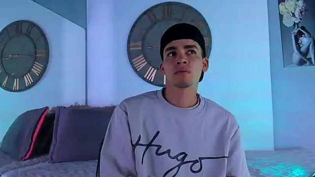 Snapshot of Mike_0233_ chatting on 29, 12, 2024 Mike 0233 online show from 29, 12, 2024