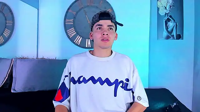 Snapshot of Mike_0233_ chatting on 3, 1, 2025 Mike 0233 online show from 3, 1, 2025