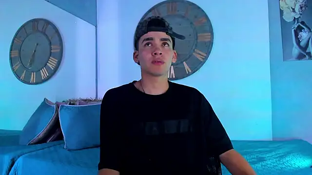 Snapshot of Mike_0233_ chatting on 9, 1, 2025 Mike 0233 online show from 9, 1, 2025