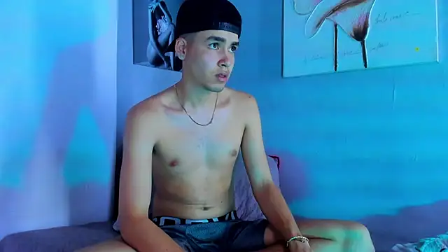 Snapshot of Mike_0233_ chatting on 12, 1, 2025 Mike 0233 online show from 12, 1, 2025