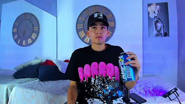 Snapshot of Mike_0233_ chatting on 18, 1, 2025 Mike 0233 online show from 18, 1, 2025