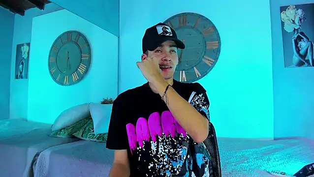 Snapshot of Mike_0233_ chatting on 23, 1, 2025 Mike 0233 online show from 23, 1, 2025