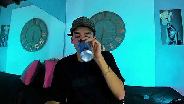 Snapshot of Mike_0233_ chatting on 24, 1, 2025 Mike 0233 online show from 24, 1, 2025