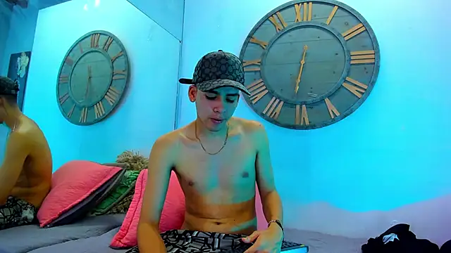 Snapshot of Mike_0233_ chatting on 28, 1, 2025 Mike 0233 online show from 28, 1, 2025